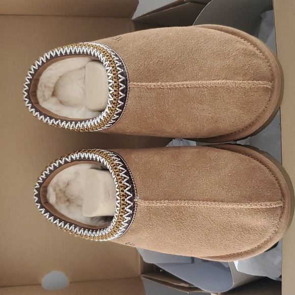 UGG TASMAN WOMENS SIZE 8 - Picture 3 of 8